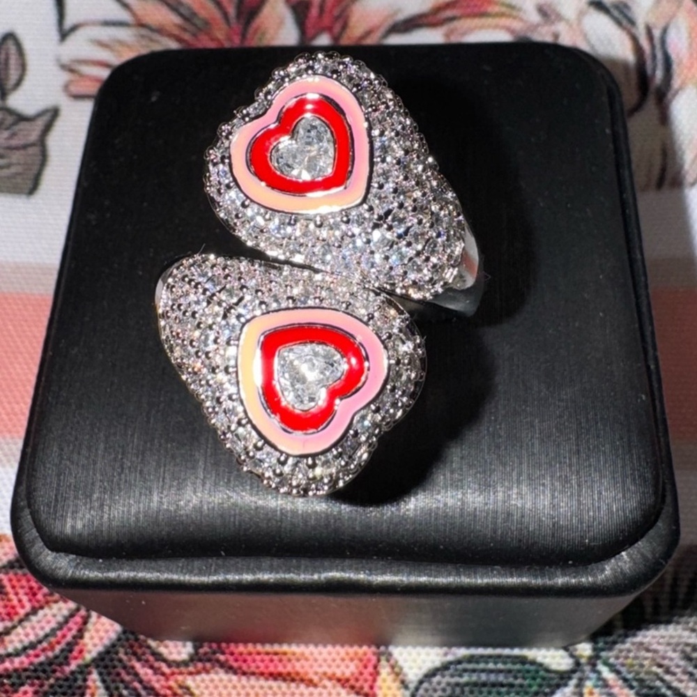 18k Gemini Heart Enamel Ring - Picture 8 of 11